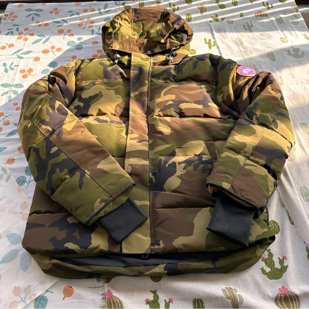 Canada Goose Camouflage Outdoor Down Jacket, Unisex
